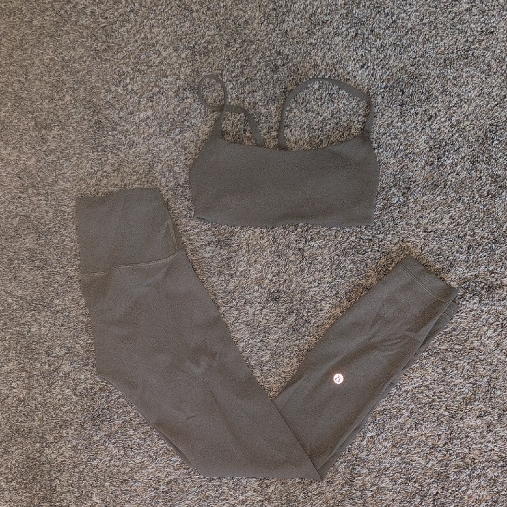 Lululemon Sports Bra and Leggings Set